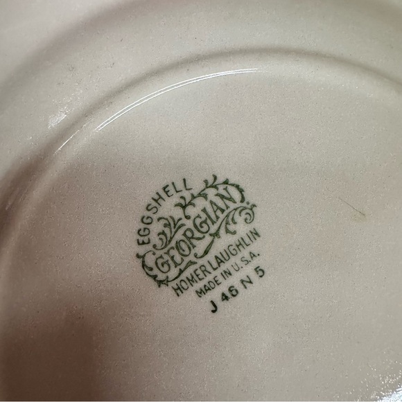 Homer Laughlin Georgian Eggshell dinner plates in the "Heather Rose" pattern 9” - Picture 5 of 7